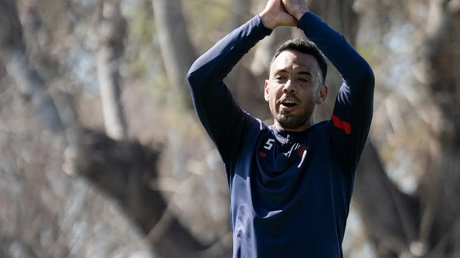 La despedida de Nery Domínguez: del orgullo de jugar en San Lorenzo al reconocimiento puertas adentro 1 Nery Domínguez se despidió de San Lorenzo