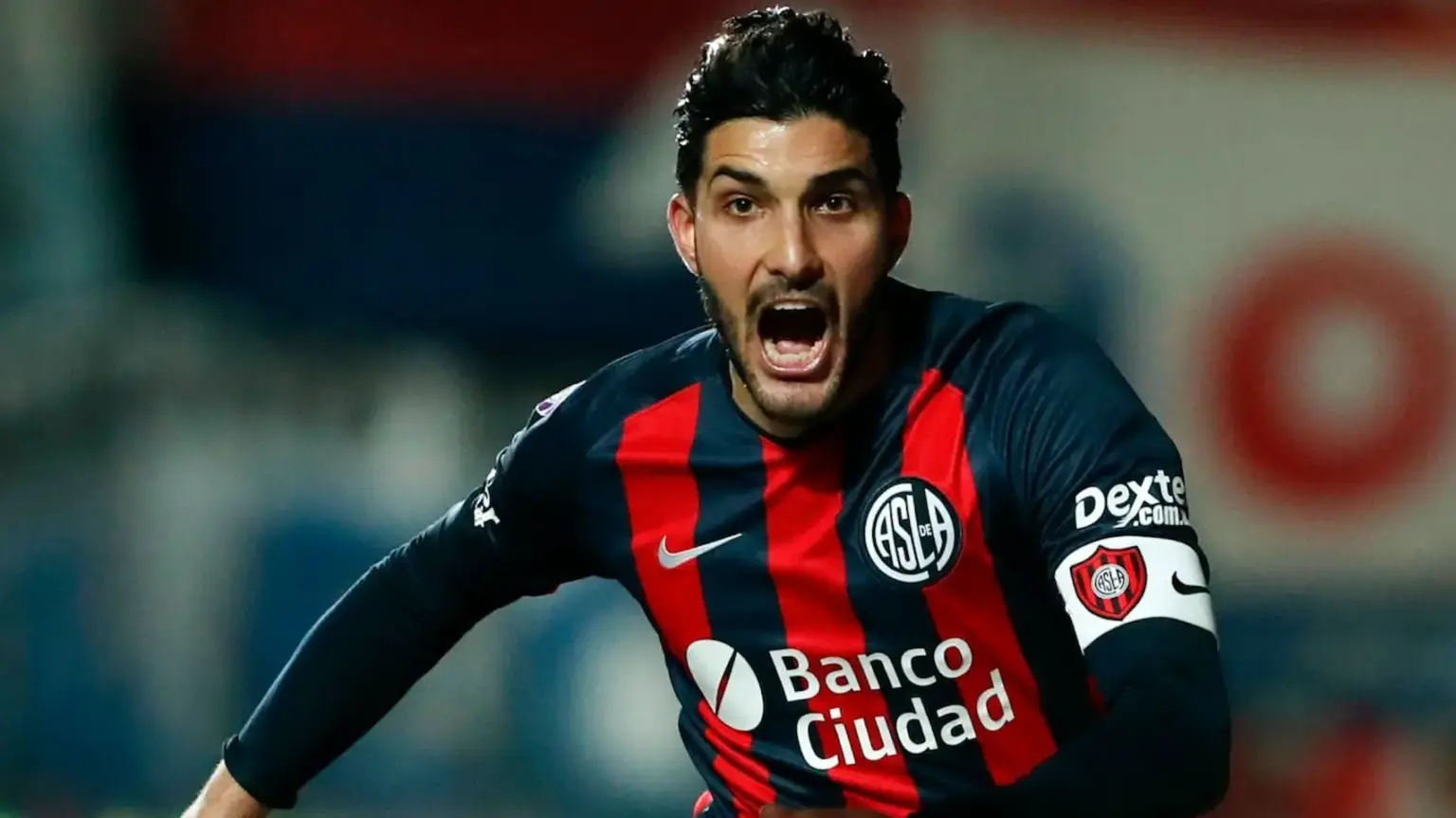 “Siempre estoy cerca”: la frase del ex capitán y goleador que reavivó su vínculo con San Lorenzo 1 Nicolás Blandi dejó la puerta abierta a un posible regreso a San Lorenzo