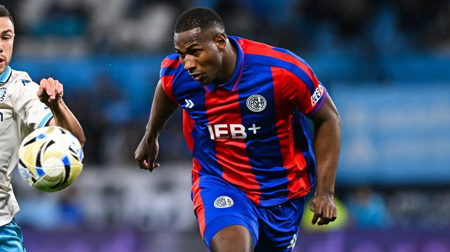 Jhohan Romaña quedó habilitado tras la amnistía de AFA y podrá jugar en el debut de San Lorenzo ante Lanús 1 Hubo amnistía en AFA y Romaña será titular contra Lanús