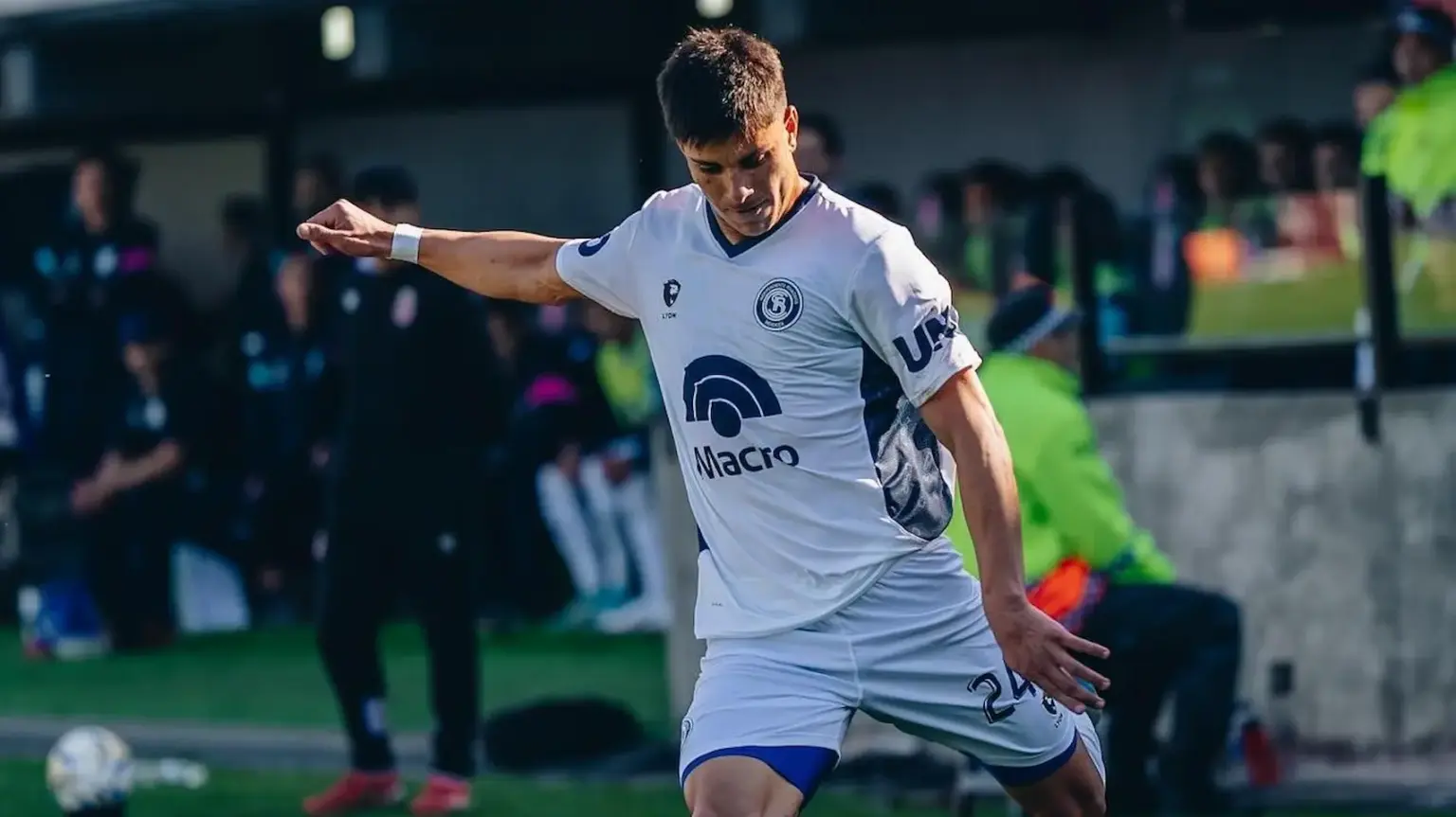 El lateral izquierdo vuelve a escena: San Lorenzo avanza tras el pedido de Ayude 1 Thomás Ortega, con chances de jugar en San Lorenzo