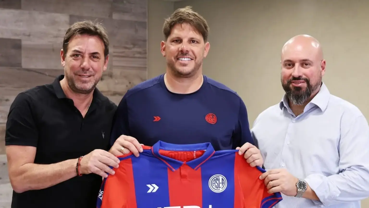 El respaldo de San Lorenzo a Ayude: mejora y renovación de contrato 1 Ayude firmó la renovación de su contrato con San Lorenzo