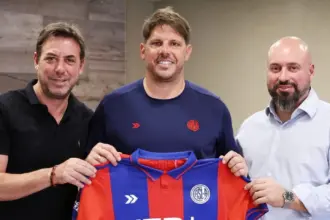 Ayude firmó la renovación de su contrato con San Lorenzo