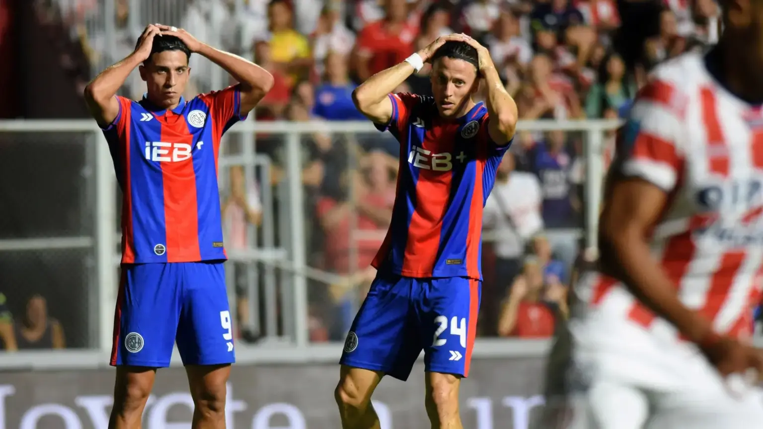 San Lorenzo, afuera de los primeros ocho que clasifican a playoff 1 Pobre empate de San Lorenzo contra Unión de Santa Fe