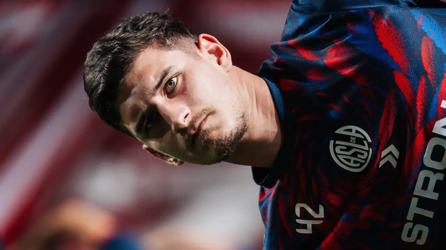 La felicidad de Lorenzón por su debut en San Lorenzo: “La venía peleando hace mucho tiempo” 1 Franco Lorenzón debutó con la camiseta de San Lorenzo ante Unión