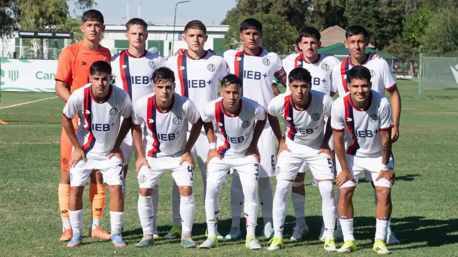 La Reserva de San Lorenzo mereció más, pero empató sin goles contra Banfield 1 La Reserva de San Lorenzo empató con Banfield