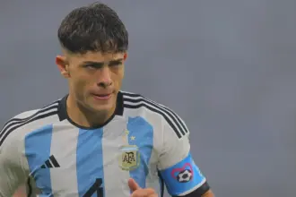 Agustín Giay fue citado por primera vez por Scaloni a la Selección