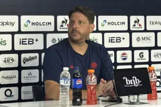 Damián Ayude en el partido de San Lorenzo contra Talleres