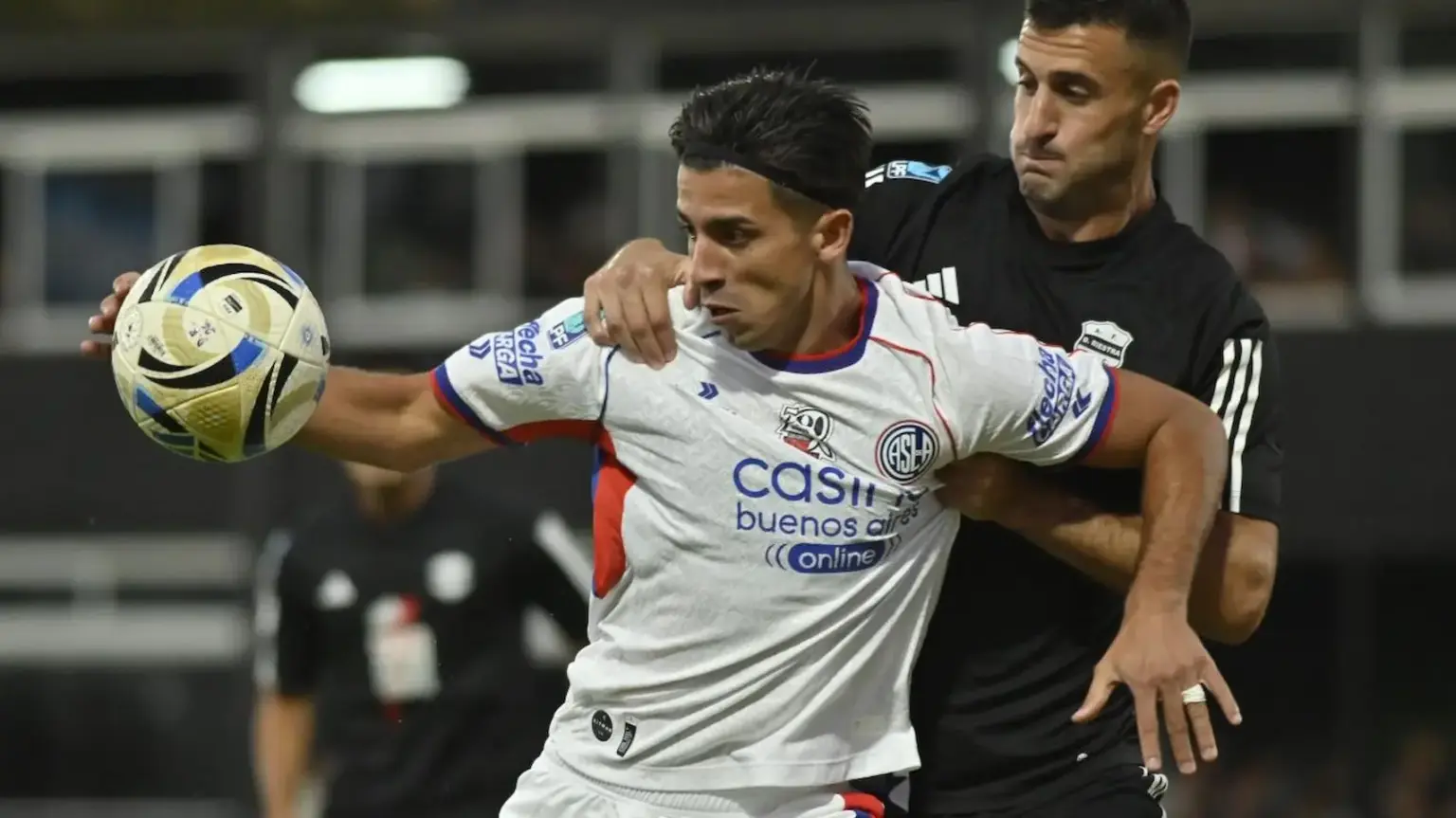 Cuello y una decisión incómoda: ¿conviene la amarilla hoy o arriesgar después? 1 cuello san lorenzo riestra torneo apertura 2026