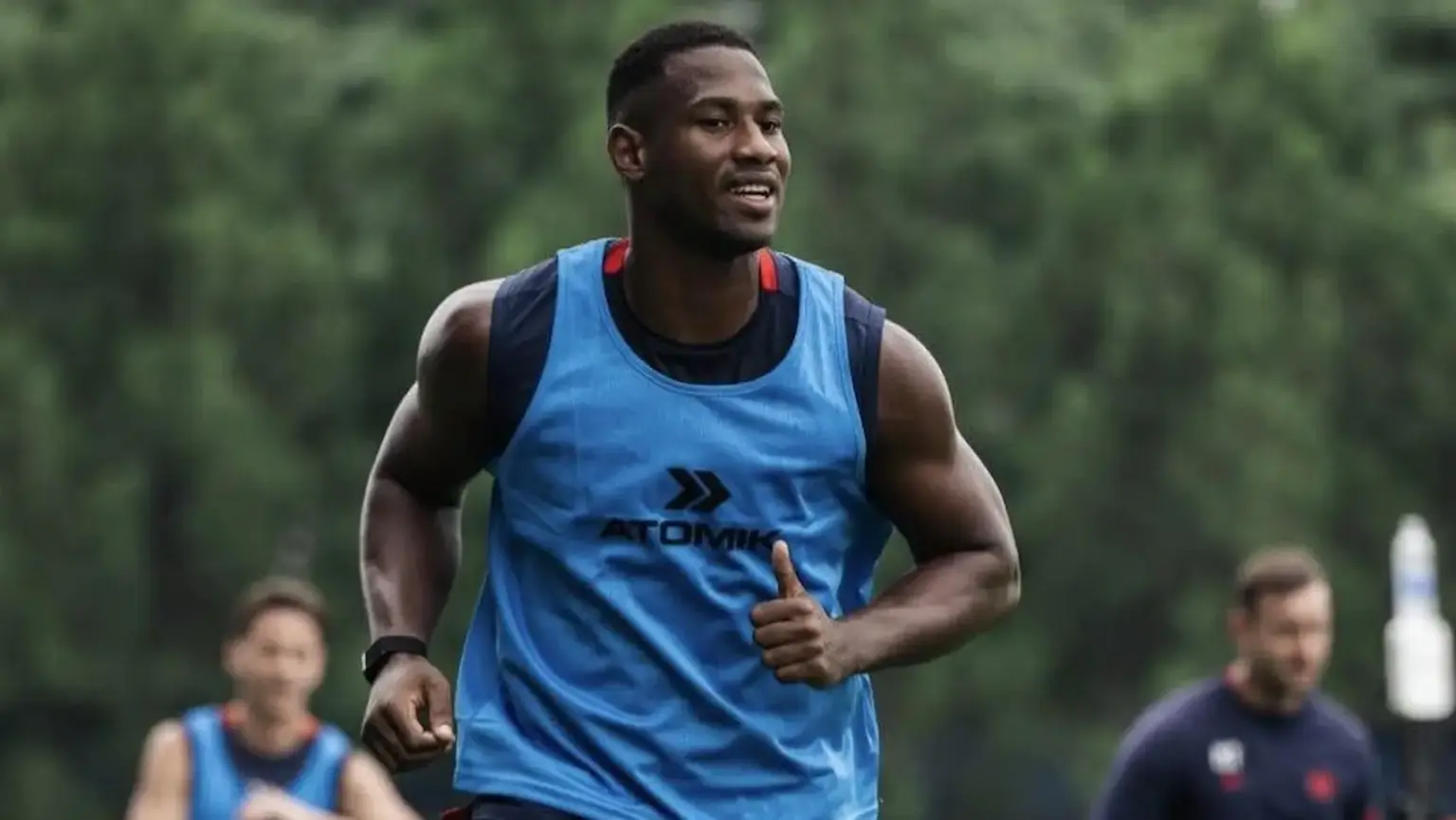 Alivio para Álvarez: el titular que volvió a entrenar a la par y juega ante Riestra 1 Alivio para Álvarez: Romaña volvió a entrenar a la par y juega ante Riestra