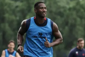 Alivio para Álvarez: Romaña volvió a entrenar a la par y juega ante Riestra