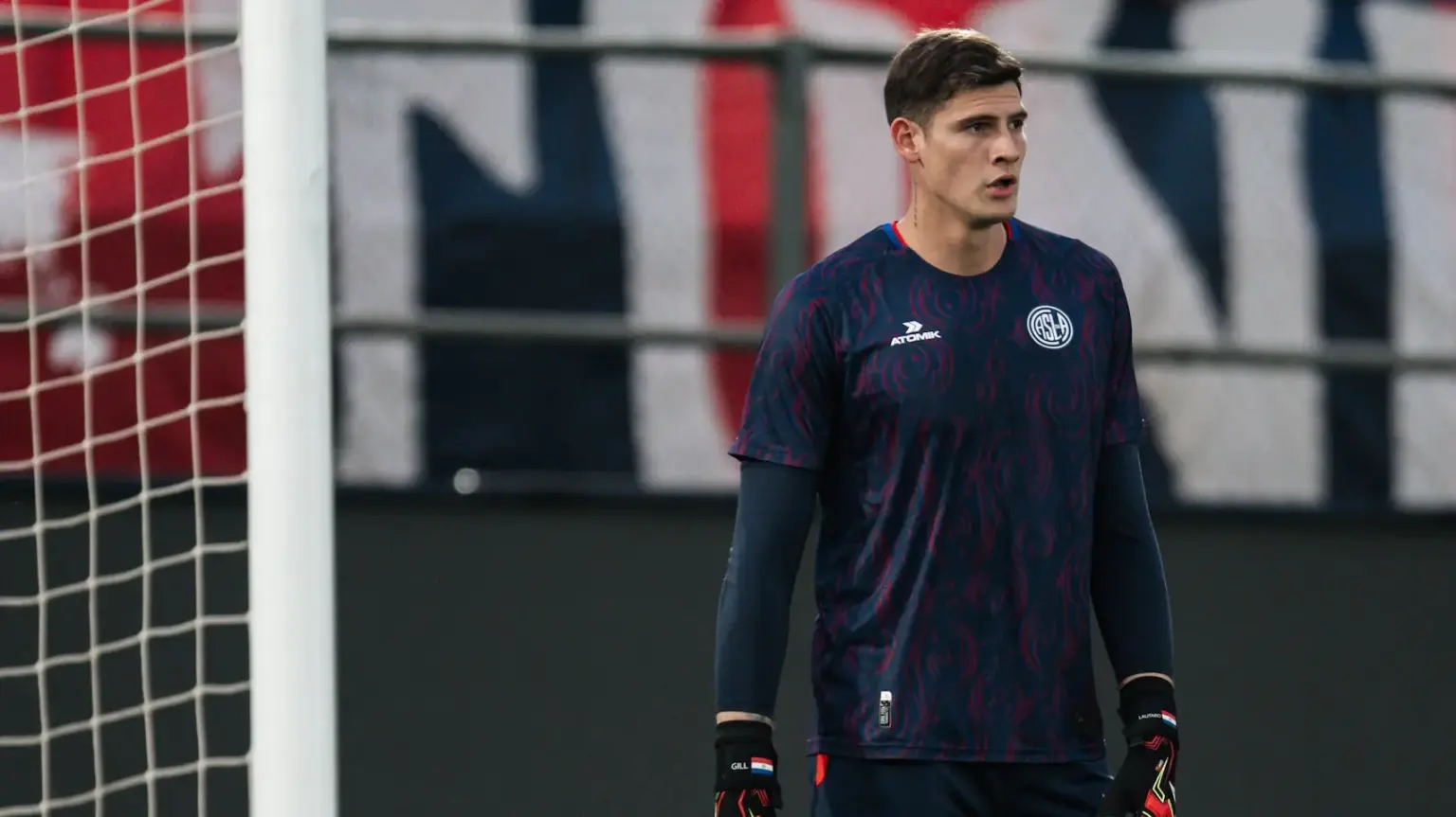 Gill, tras salvar a San Lorenzo: de “nos faltó tomar buenas decisiones” a “el punto puede ayudar” 1 Figura en la última acción del partido, el paraguayo lamentó no haber podido ganar y explicó la salvada que evitó la derrota.
