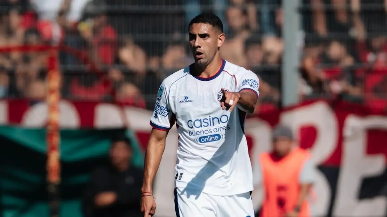 Manuel Insaurralde en el partido de San Lorenzo con Newell's