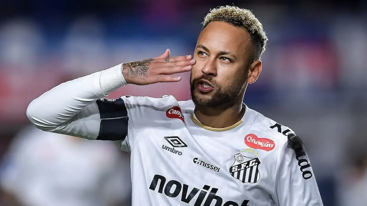 Neymar revolucionó el Nuevo Gasómetro: ovación, gestos de cariño y agradecimiento a todo San Lorenzo 1 Neymar revolucionó el Nuevo Gasómetro: ovación, gestos de cariño y agradecimiento a todo San Lorenzo