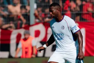 Jhohan Romaña en el partido de San Lorenzo con Newell's