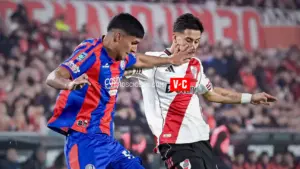 Lautaro Montenegro en el clásico San Lorenzo vs River