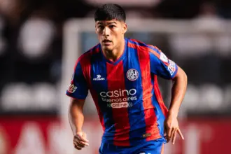 Lautaro Montenegro en el partido de San Lorenzo vs Santos