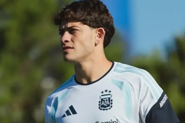 La última puerta que le queda a Agustín Giay para ir al Mundial
