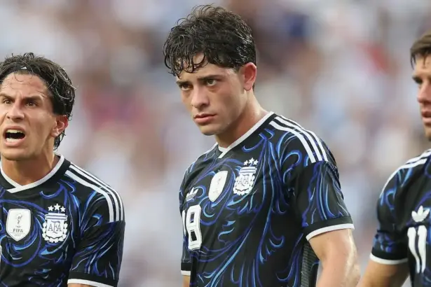 Sorprende Scaloni: Giay será titular en Argentina y se juega sus últimas fichas antes del Mundial