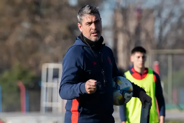 Damián Castellanos inició la pretemporada de la Reserva de San Lorenzo