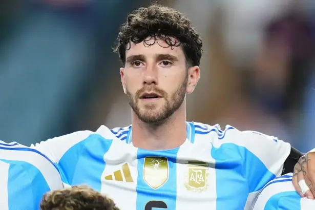Orgullo azulgrana: Marcos Senesi reemplazará a Balerdi y jugará el Mundial con la Selección Argentina
