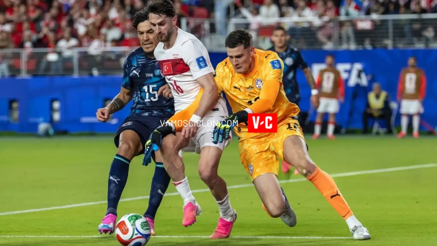 Gill, de cuestionado a figura: las atajadas que salvaron a Paraguay y su mensaje después del partido 1 Orlando Gill habló tras ser figura en Paraguay: qué dijo después del triunfo ante Turquía