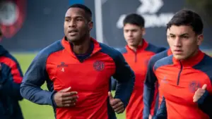 Jhohan Romaña se entrenó diferenciado y su salida de San Lorenzo está cada vez más cerca