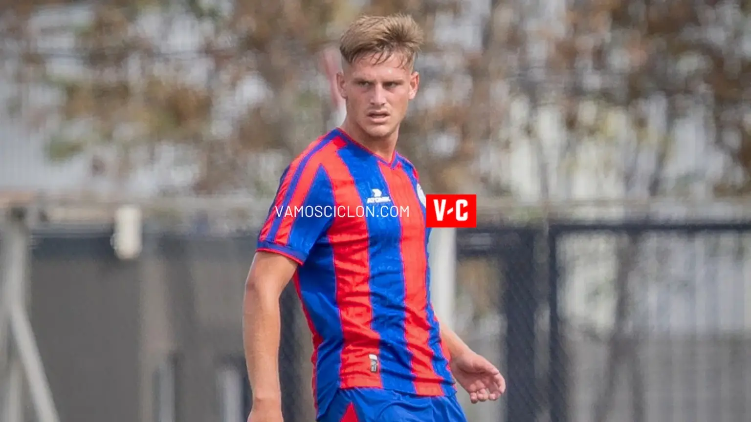No todo son malas: el juvenil que descartó irse libre a Europa para seguir en San Lorenzo 1 Juan Cruz Crisafulli, el juvenil que rechazó irse libre a Italia y renovará con San Lorenzo