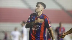 Matías Reali en el partido de San Lorenzo vs Riestra