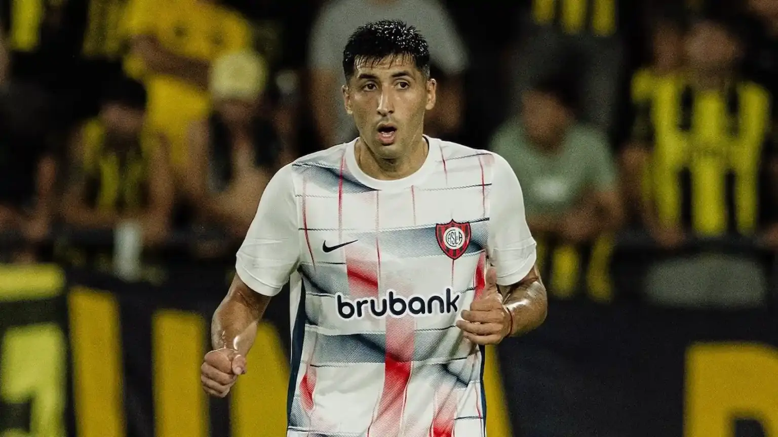 El jugador fantasma que se va de San Lorenzo después de dos años y medio 1 Maximiliano Zelaya rescinde contrato con San Lorenzo