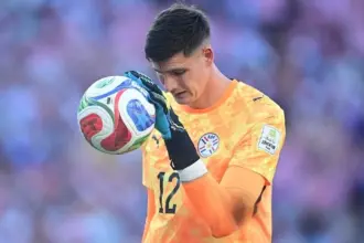 Gill volvió a lucirse, pero Francia terminó con el sueño de Paraguay