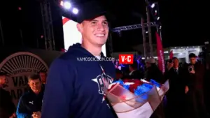 Orlando Gill, recibido como un héroe: reverencia del presidente y ovación de una multitud