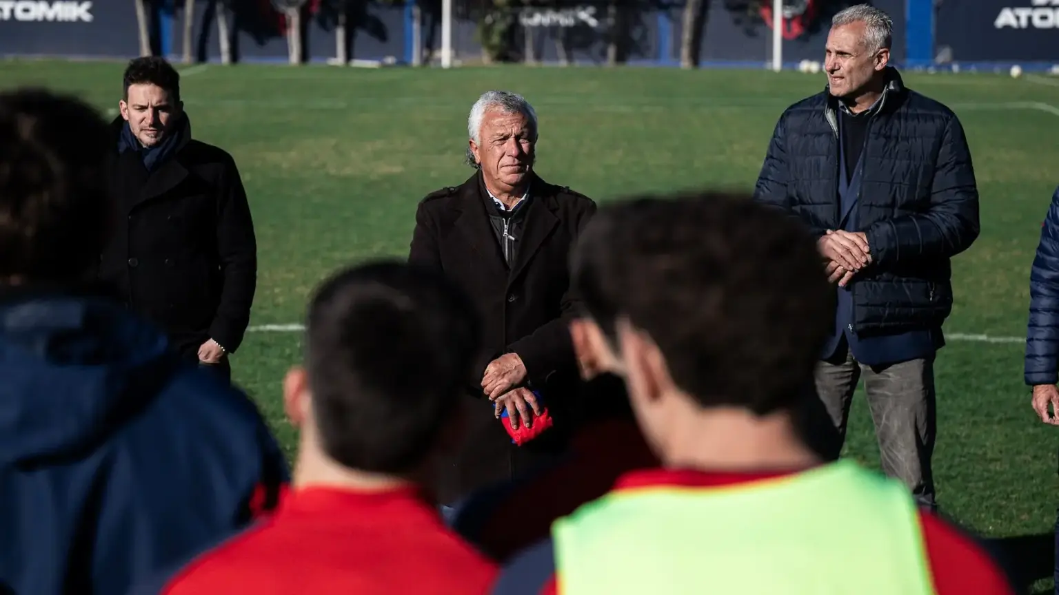 Gorosito ya empezó a trabajar en San Lorenzo: presentación, recorrida y cuándo asume formalmente 1 Así fueron las primeras horas de Pipo Gorosito en San Lorenzo y cuándo asumirá oficialmente