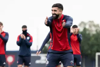 Emiliano Amor en la práctica de San Lorenzo