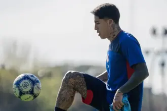 Facundo Farías no jugará ante Instituto