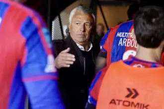 Pipo Gorosito pidió tiempo tras perder con Huracán y habló de los insultos
