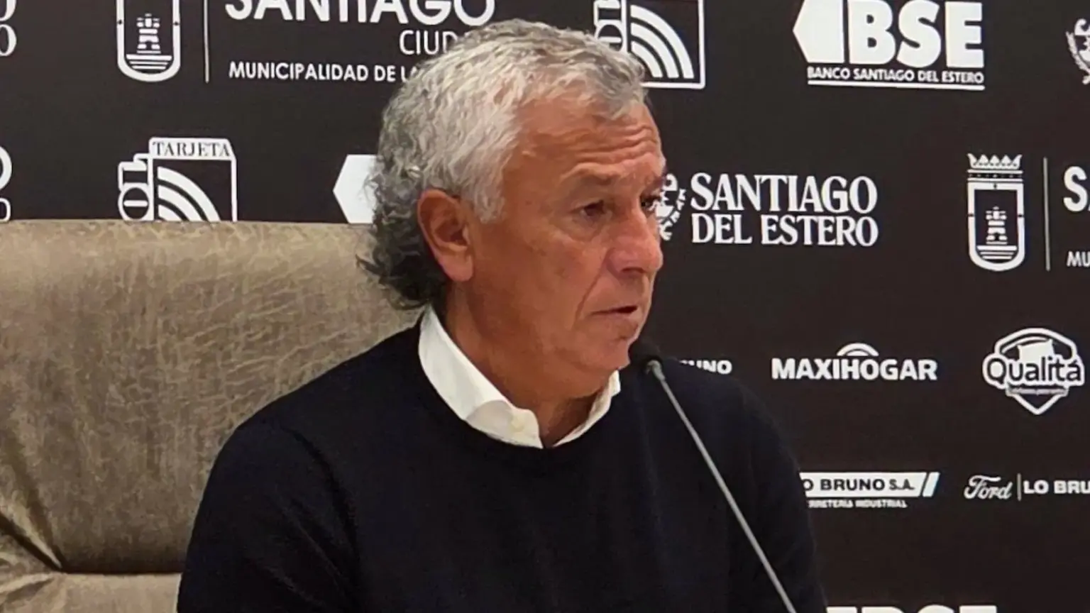 Gorosito fue contundente tras la derrota: "No podemos regalar un tiempo" 1 Pipo Gorosito hizo autocrítica tras la derrota y ya piensa en Huracán Pack Discover: