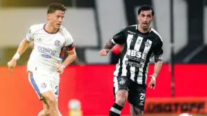 Nicolás Tripichio en el partido con Central Córdoba