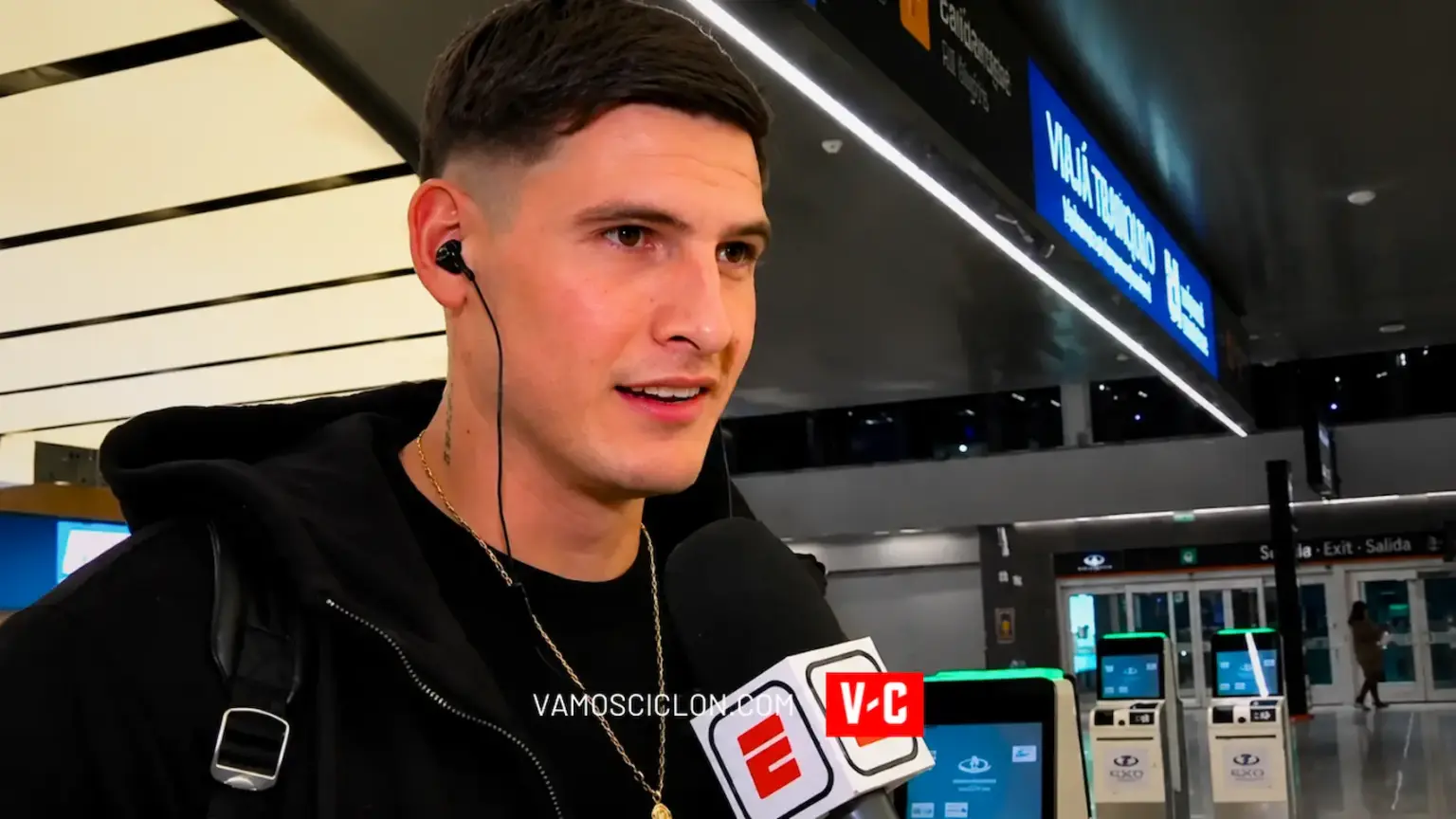 “Eternamente agradecido”: Orlando Gill se despidió de San Lorenzo antes de viajar al Lille 1 “Eternamente agradecido”: Orlando Gill se despidió de San Lorenzo antes de viajar al Lille