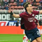 Auzmendi festejando el gol de San Lorenzo