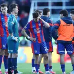 Hartazgo total en San Lorenzo: silbidos, cánticos y bronca contra todos tras perder el clásico