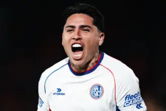 Facundo Farías en el partido de San Lorenzo contra Independiente