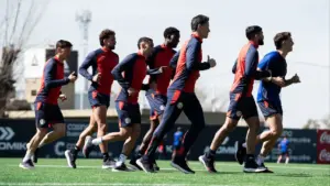 grupo san lorenzo entrenamiento ciudad deportivoa jugadores trotando