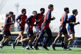 grupo san lorenzo entrenamiento ciudad deportivoa jugadores trotando