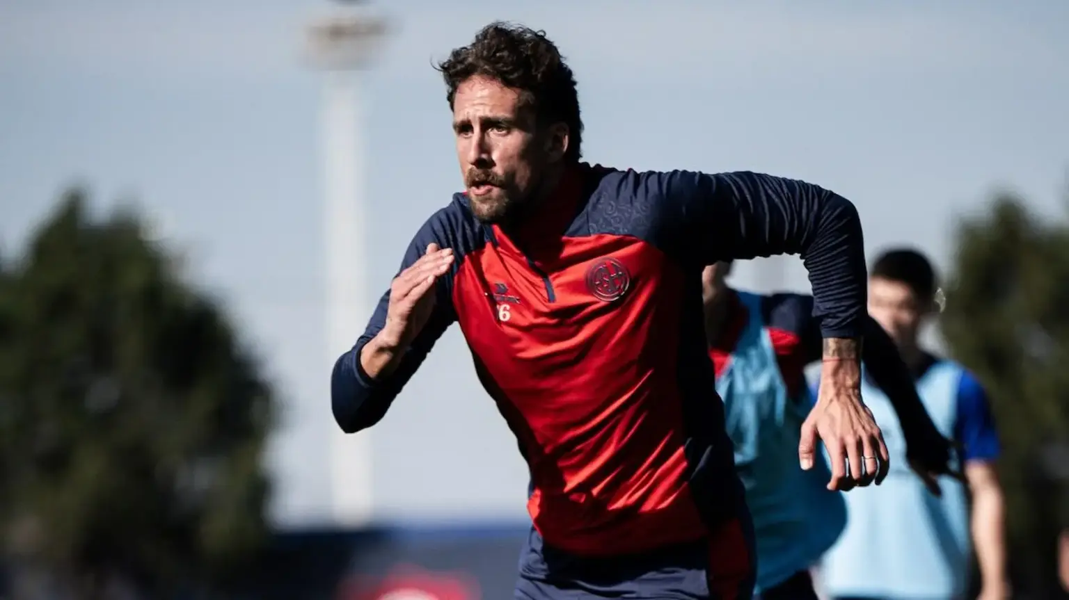 De borrado a titular: Guzmán Corujo, la gran sorpresa de Insua en San Lorenzo 1 De borrado a titular: Guzmán Corujo, la gran sorpresa del San Lorenzo de Insua