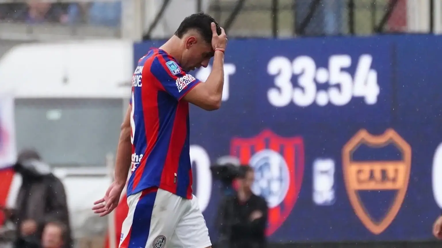 Insaurralde ya conoce su sanción tras la roja en el clásico contra Boca 1 Insaurralde ya conoce su sanción tras la roja en el clásico contra Boca