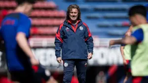Insua en la práctica de San Lorenzo en el Nuevo Gasómetro