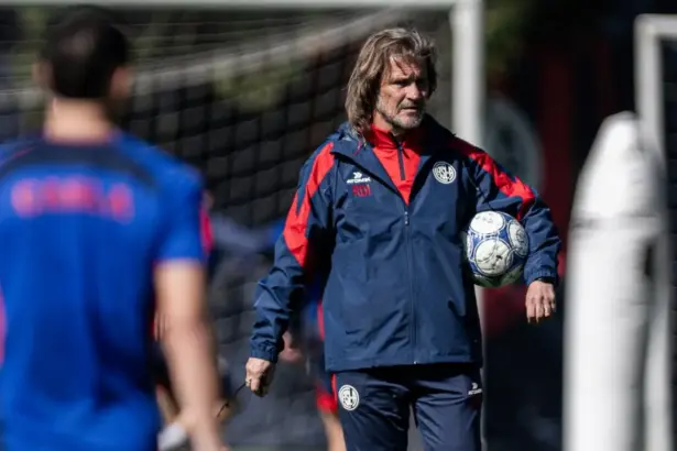 Insua en el entrenamiento de San Lorenzo