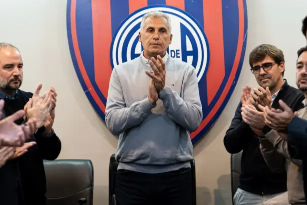 Insúa sí, Insúa no: la fuerte discusión interna que frena la elección del nuevo técnico de San Lorenzo