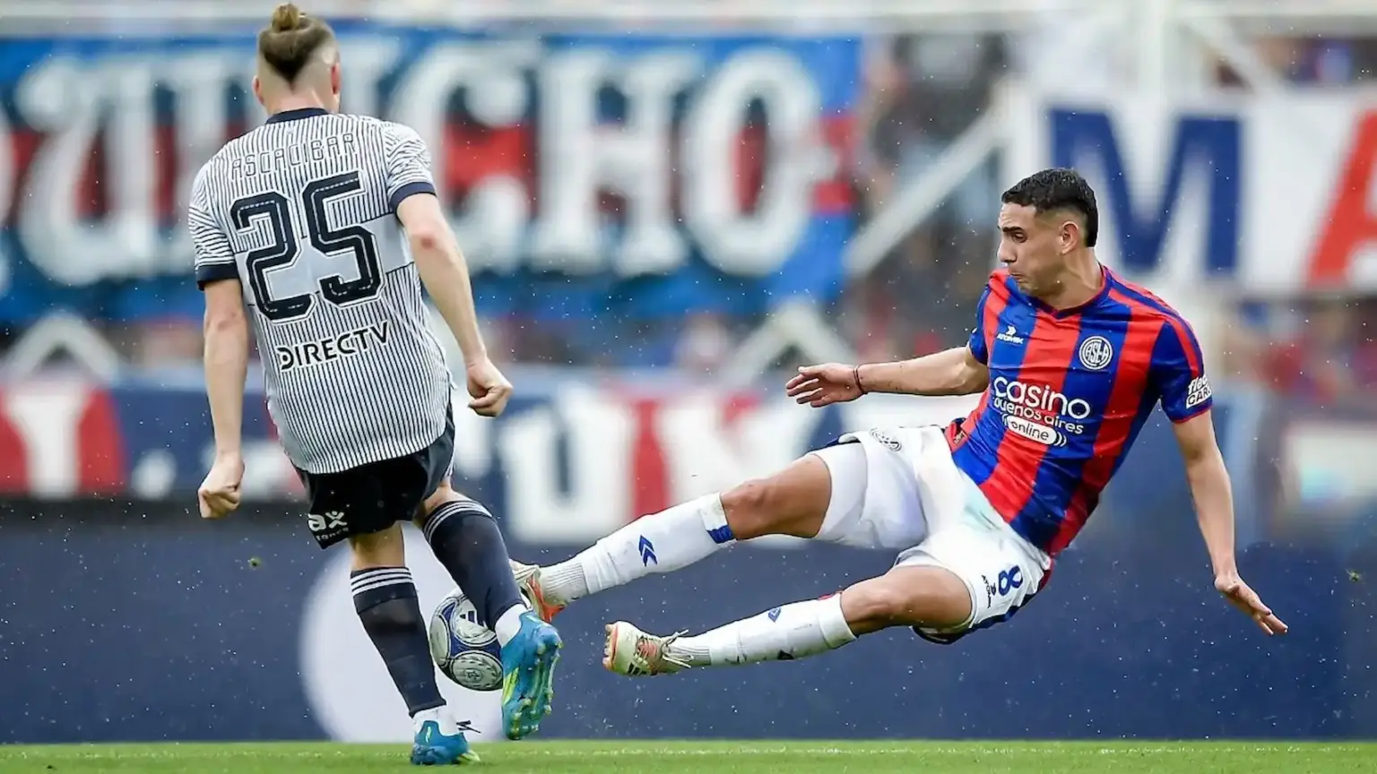 Irresponsabilidad y roja: la patada de Insaurralde que condenó a San Lorenzo 1 La patada de Manuel Insaurralde a Santiago Ascacibar en San Lorenzo vs. Boca