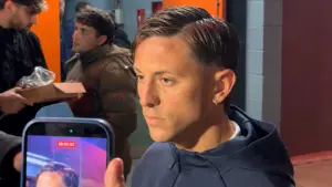 Nicolás Tripichio en el partido de San Lorenzo contra Independiente